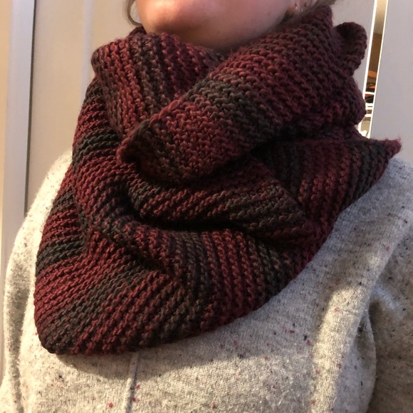 Knit Infinity Scary - Picture 4 of 4